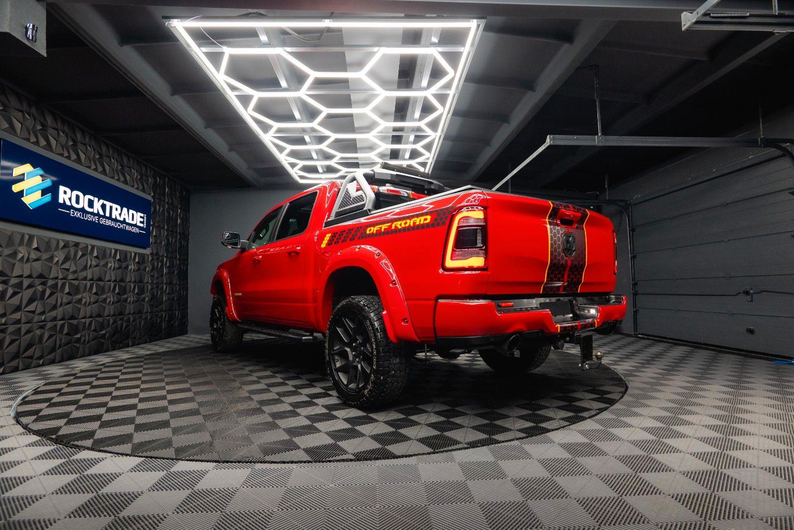 Fahrzeugabbildung Dodge RAM 5.7 V8 HEMI 4x4 LARAMIE LPG Offroad-Bodylift