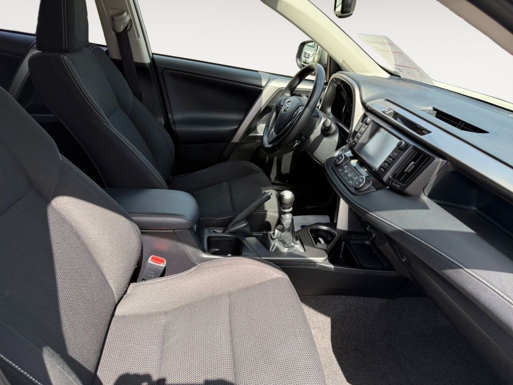 Fahrzeugabbildung Toyota RAV 4 2.0 D-4D 4x2 Start-Stop Edition