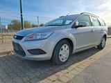 Ford Focus 1,6 Turnier Silver  - Ford Focus aus 2010: Kombi