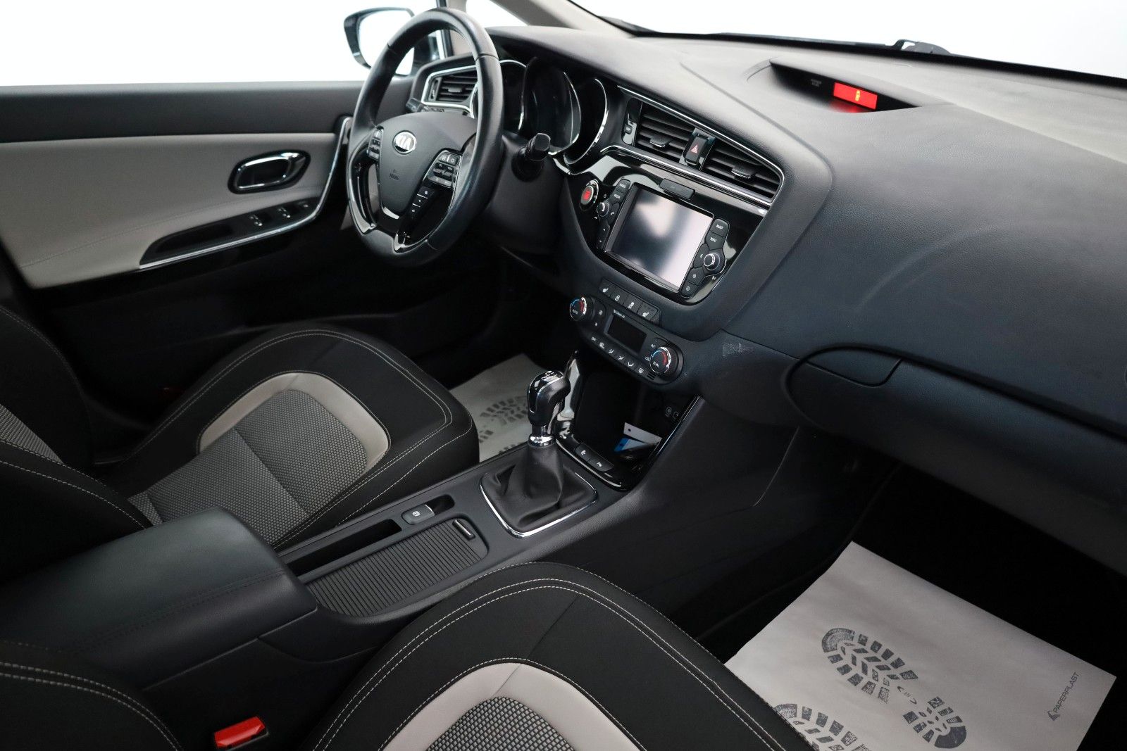 Fahrzeugabbildung Kia cee'd Sportswagon Spirit Navi,Xen,Kamera,PanDach