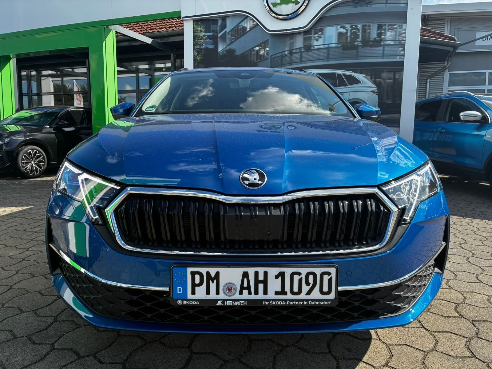 Fahrzeugabbildung SKODA Octavia Combi Tour 2,0 TDI 110kW 7-Gang-DSG