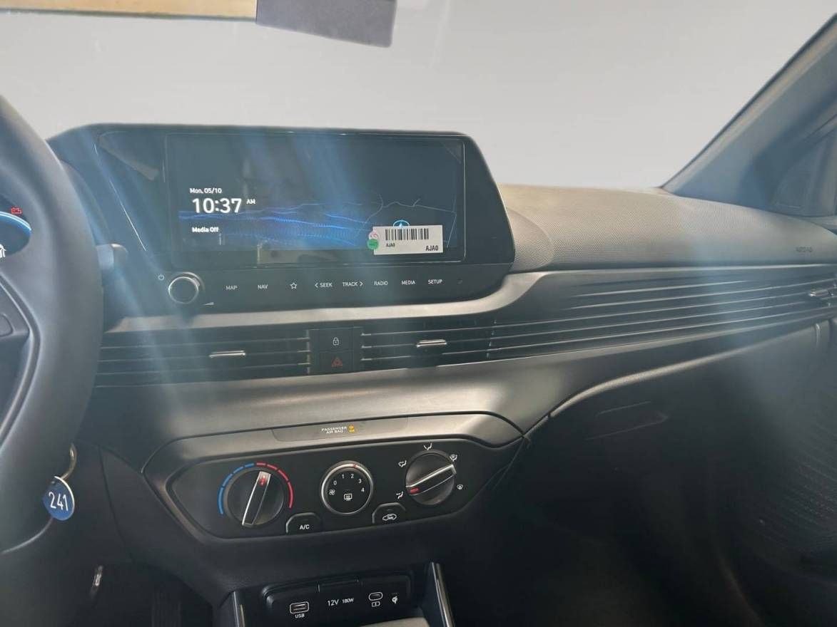 Fahrzeugabbildung Hyundai i20 (MY26) 1.0 T-GDI (90 PS) 7-DCT Blackline
