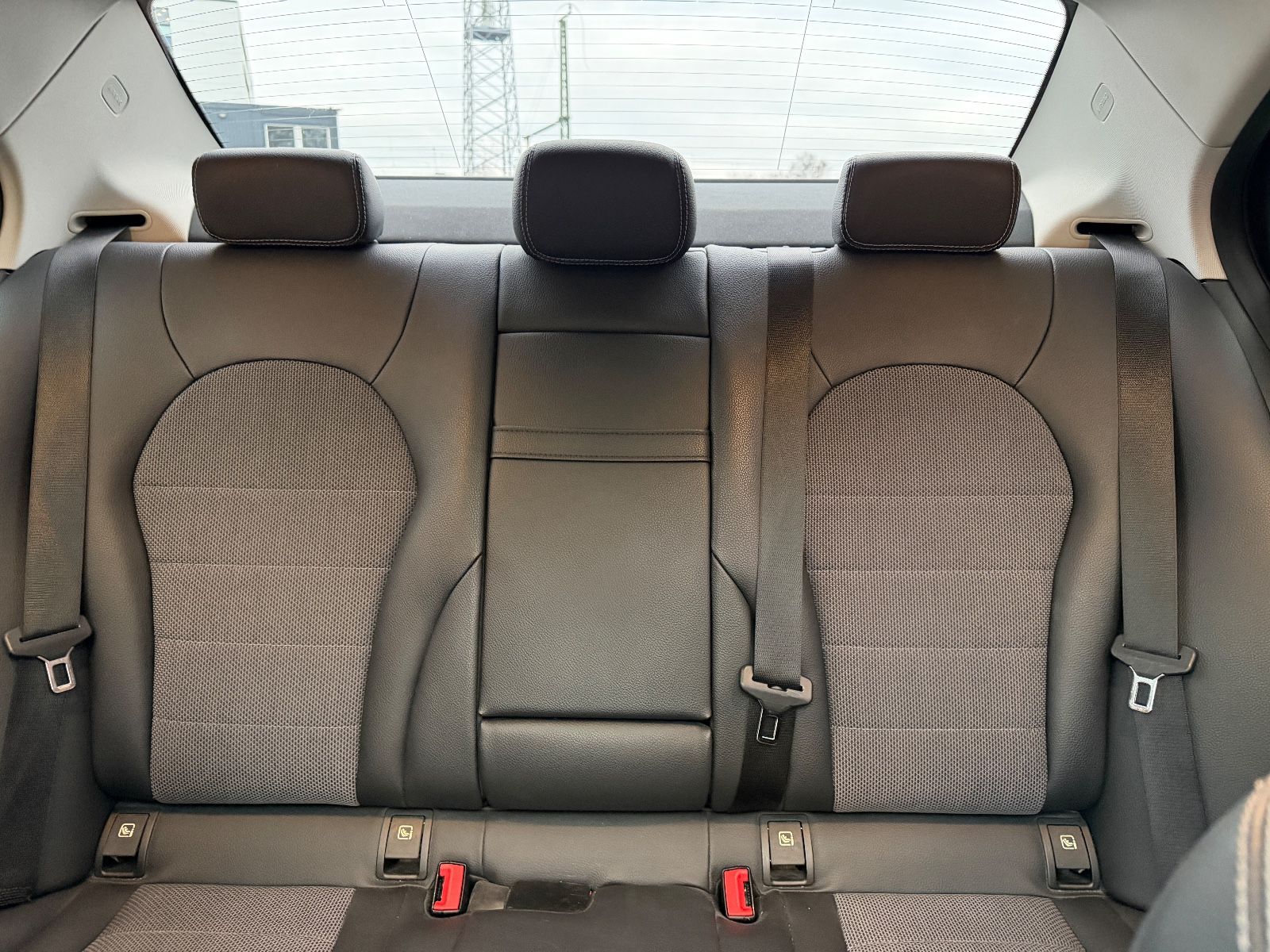 Fahrzeugabbildung Mercedes-Benz C 180 AMG*LED*SCHIEBEDACH*ALCANT*BURMESTER*KAMER