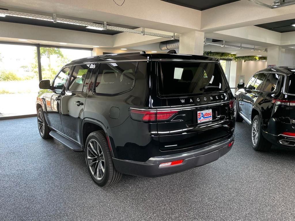 Fahrzeugabbildung Jeep WAGONEER SERIES II 5.7L-V8 E-TORQUE-PANORAMA