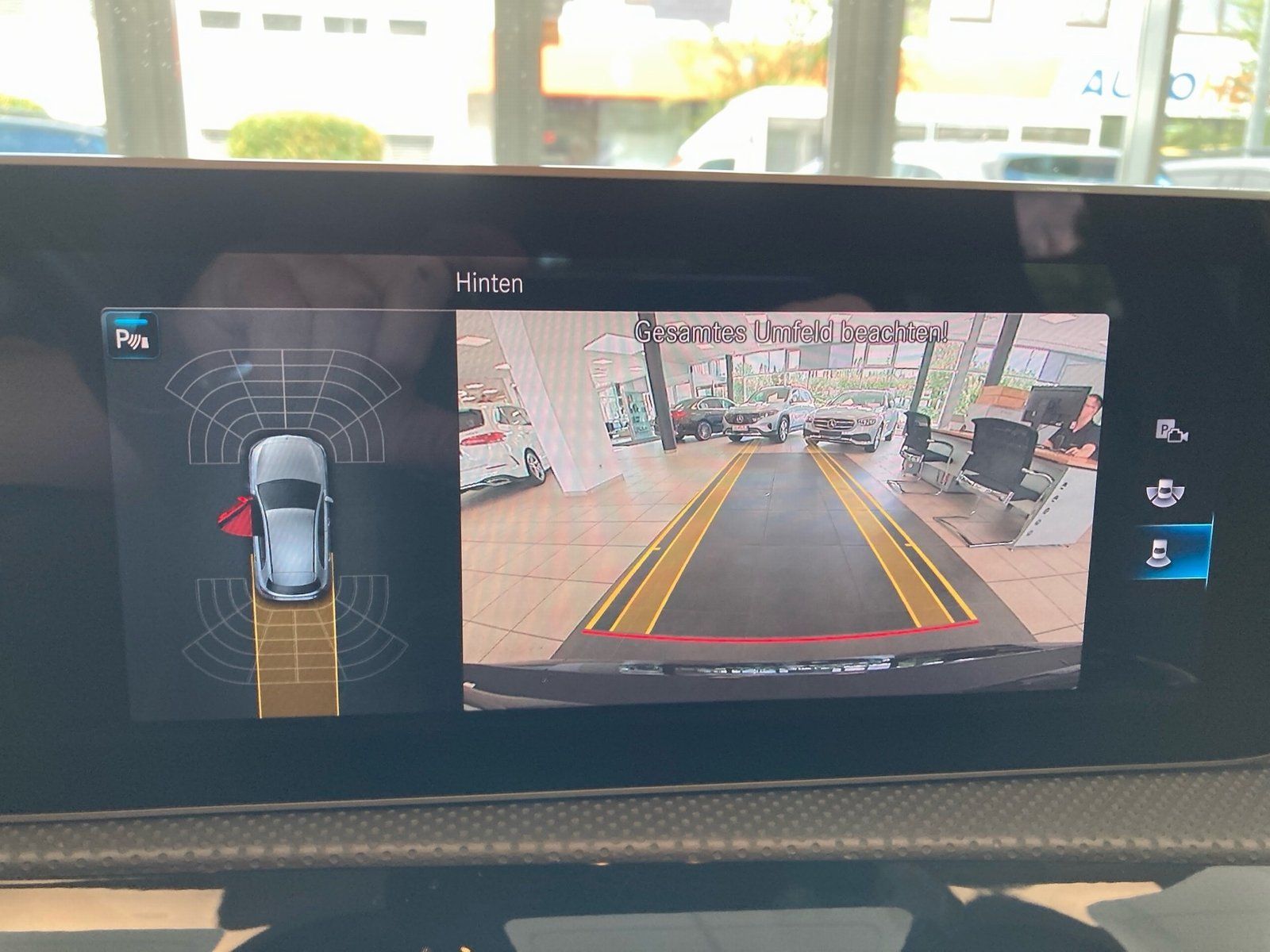Fahrzeugabbildung Mercedes-Benz A 180 AMG*Distronic*Pano*Totwinkel*Kamera*LED*18