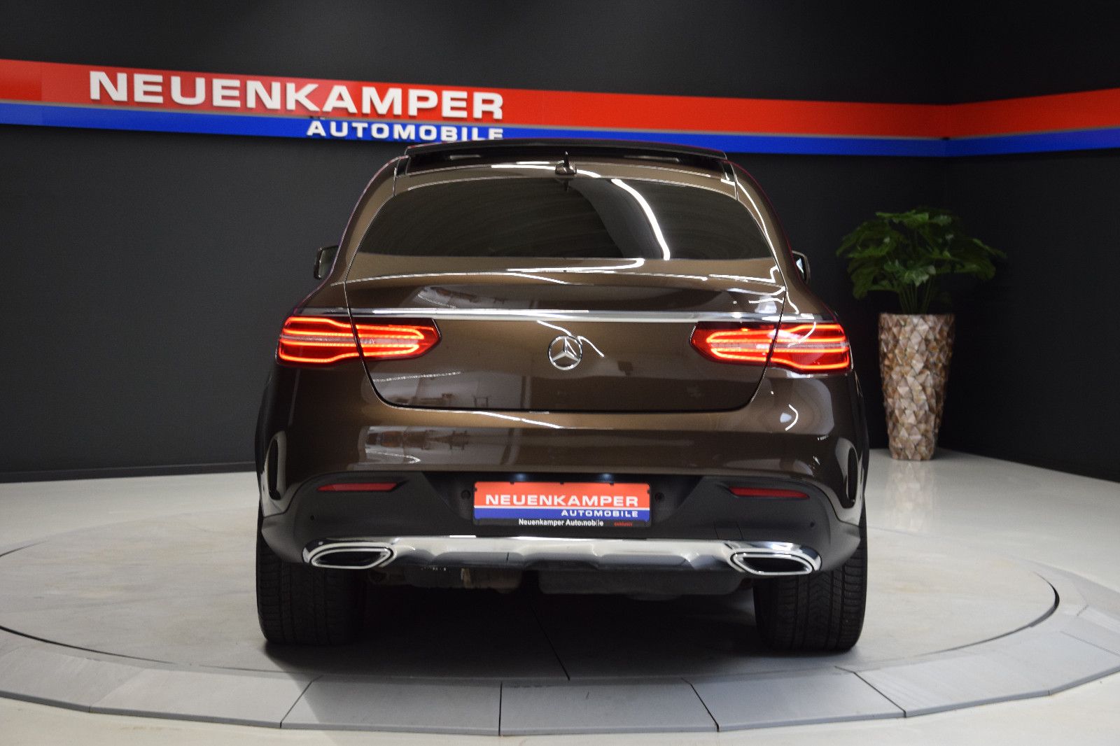 Fahrzeugabbildung Mercedes-Benz GLE 350d Coupé 4Matic AMG Line Pano HuD h/k Dist