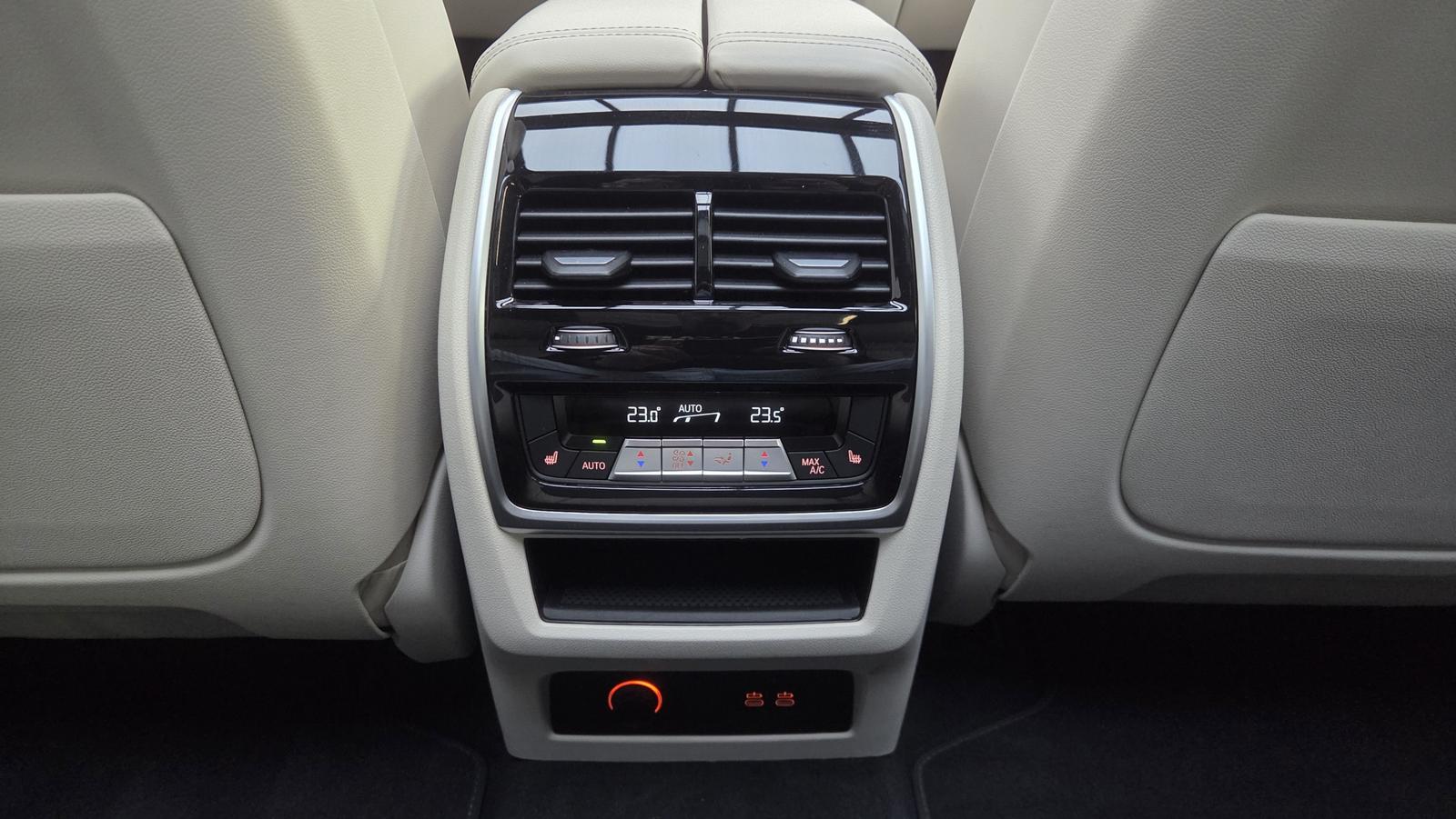 BMW X7 M60i Kristall Sky DrivePro AHK ACC Sitzlüft.