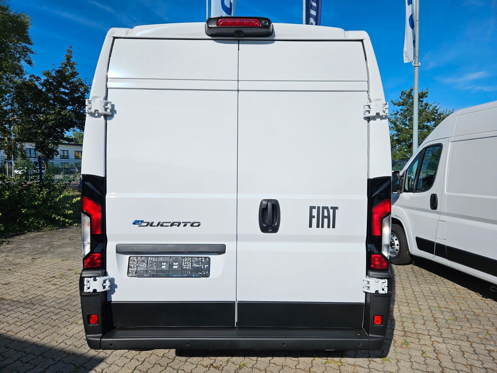 Fahrzeugabbildung Fiat E- Ducato H2 Kastenwagen 42 L3H2 200kW Hochdach