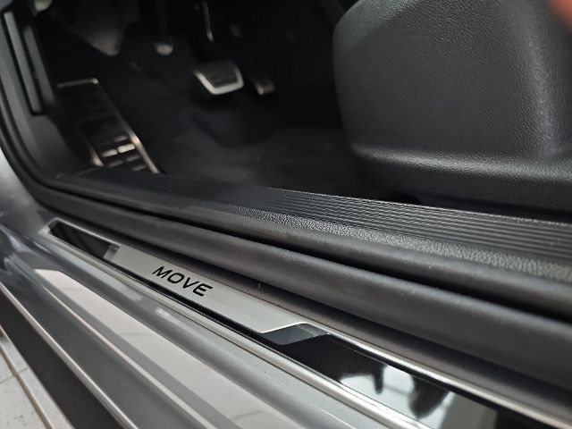 Fahrzeugabbildung Volkswagen T-Roc 1.5 l TSI DSG MOVE LED AHK NAVI MFL