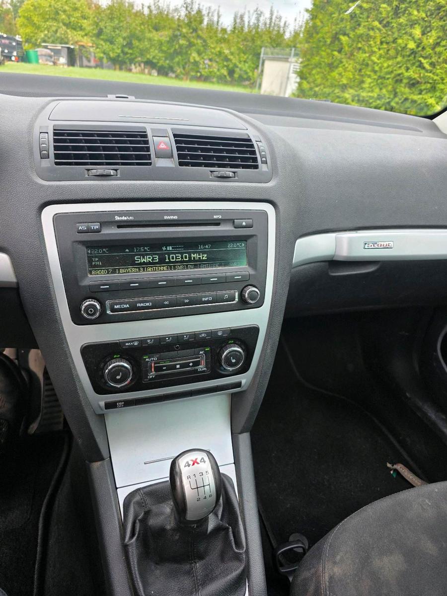 Skoda Octavia 2009 — photo 12
