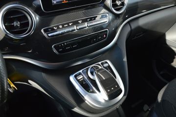 Mercedes V 220 - 10