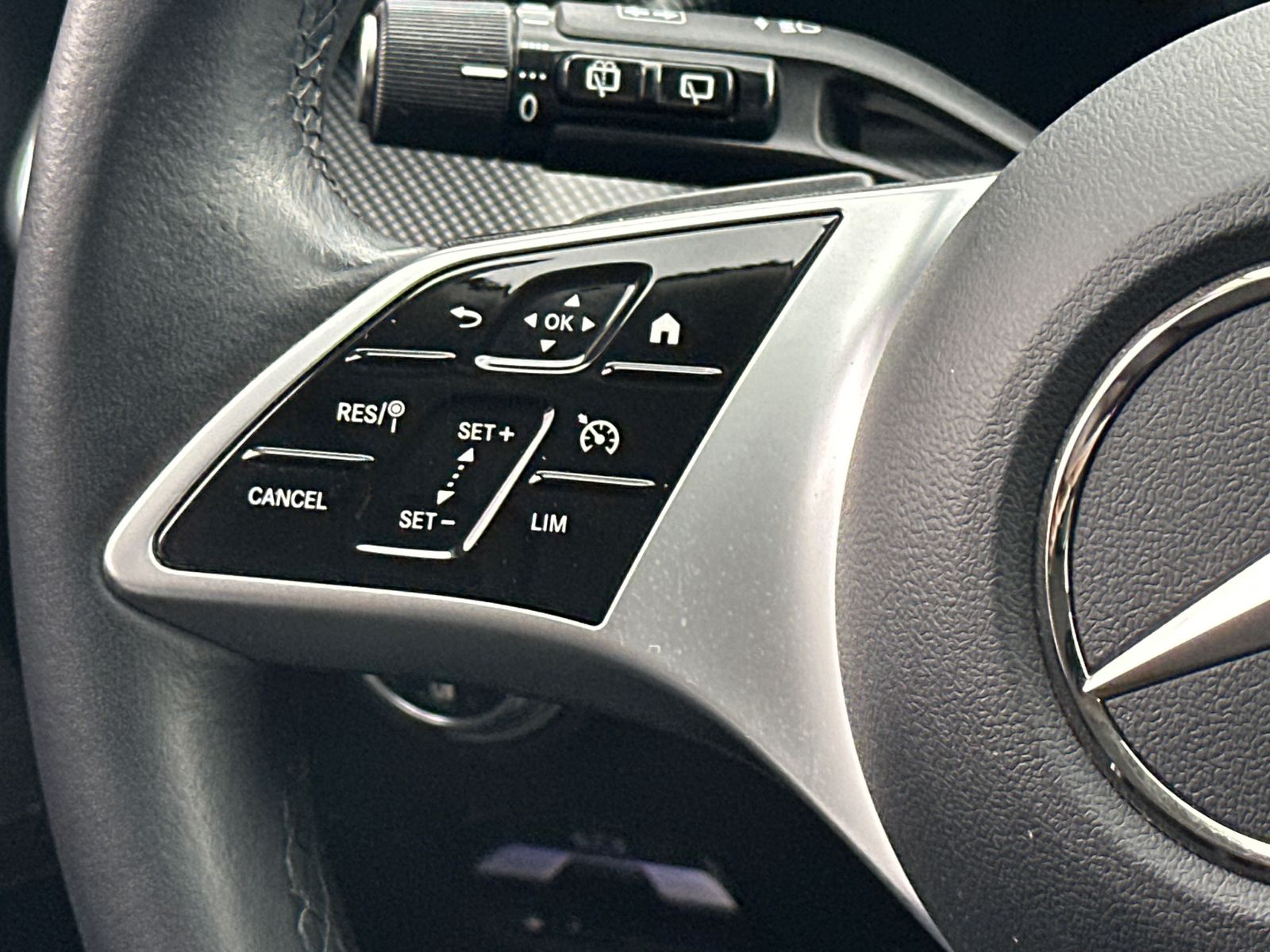 Fahrzeugabbildung Mercedes-Benz C 300 e T Avantgarde NAV+LED+AHK+KAMERA+SHZ