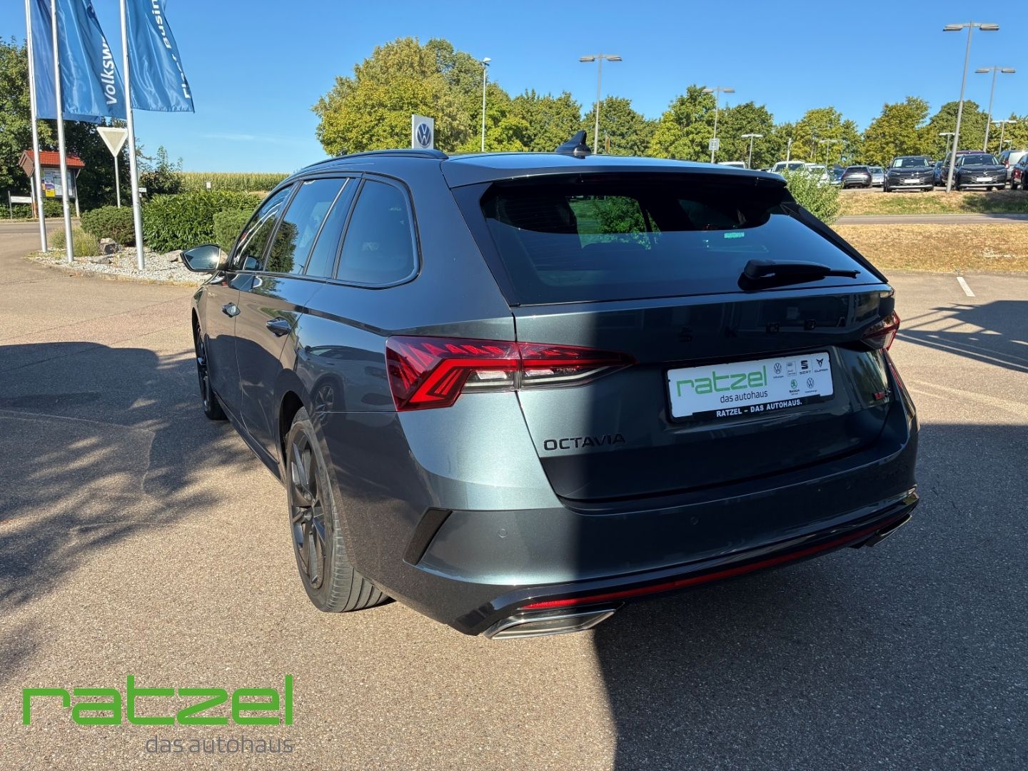 Fahrzeugabbildung SKODA Octavia 4x4 Combi RS TDI 2.0 HUD Navi LED
