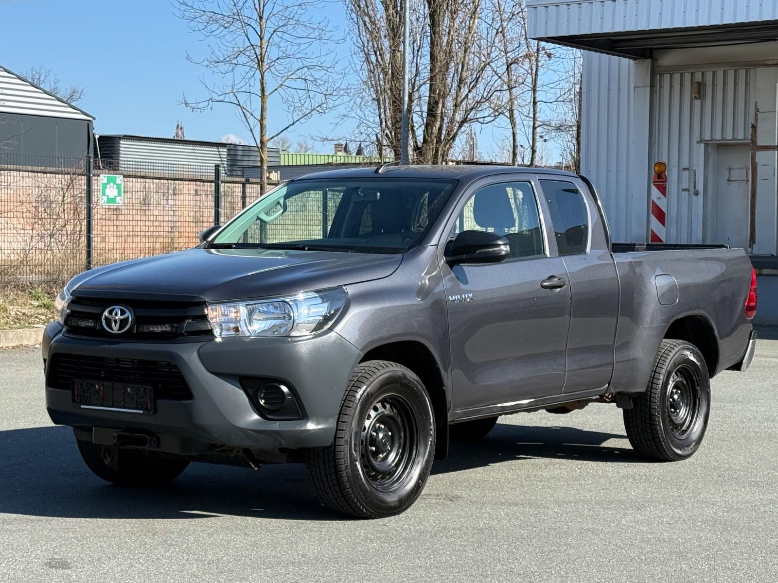 Toyota Hilux 2,4 Space Cab D-4D Duty