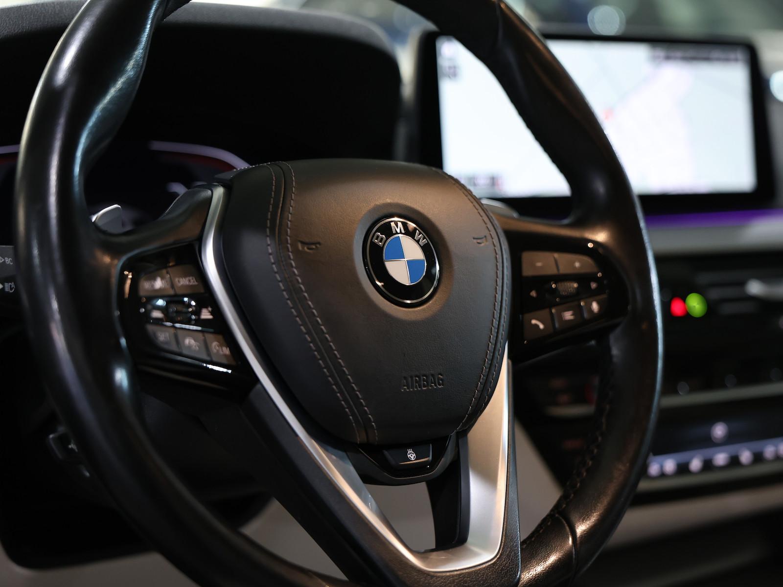 BMW 520d Touring BUSINESS / LIVE-COCKPIT+NAVI+360°