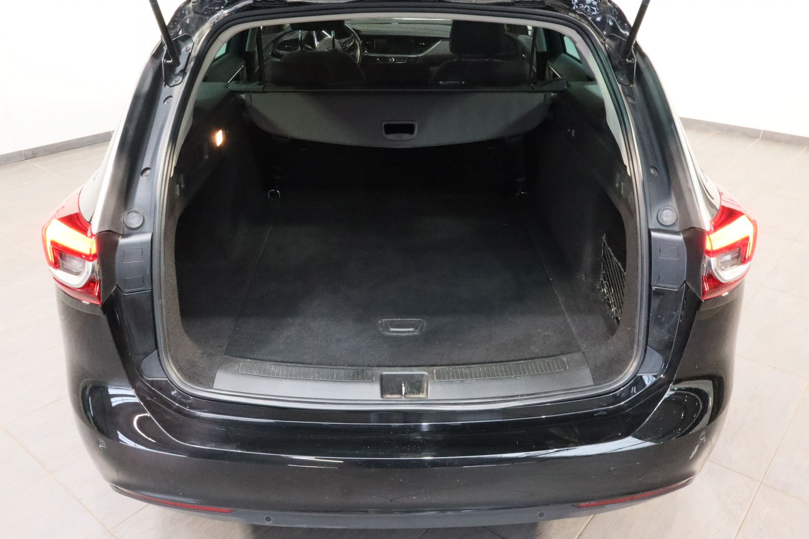 Fahrzeugabbildung Opel Insignia SpT 2.0 D Aut. Business NAV+KAM+SHZ+PP