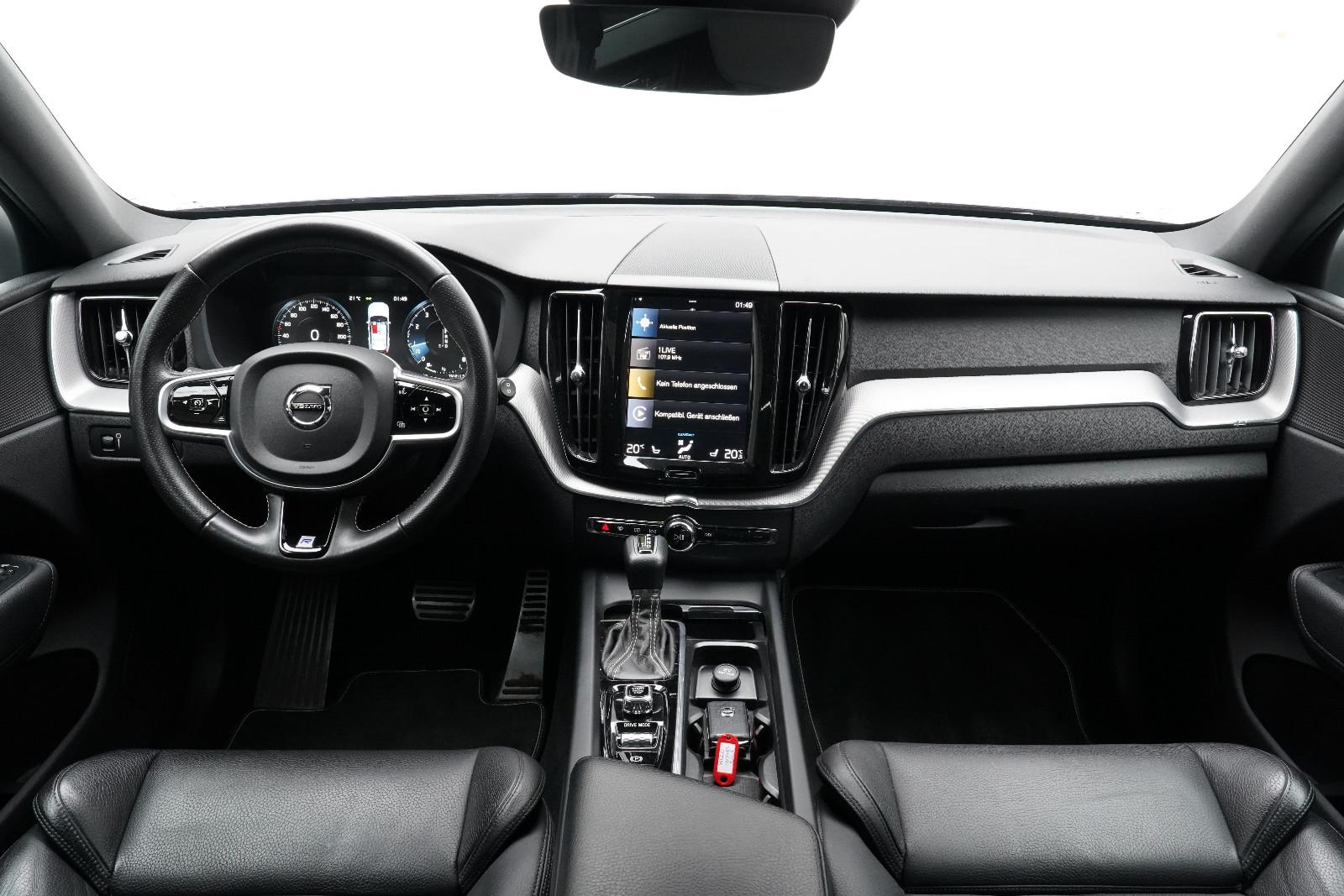 Volvo XC60 2.0 R-Design SHZ CarPlay Keyless PDC GRA