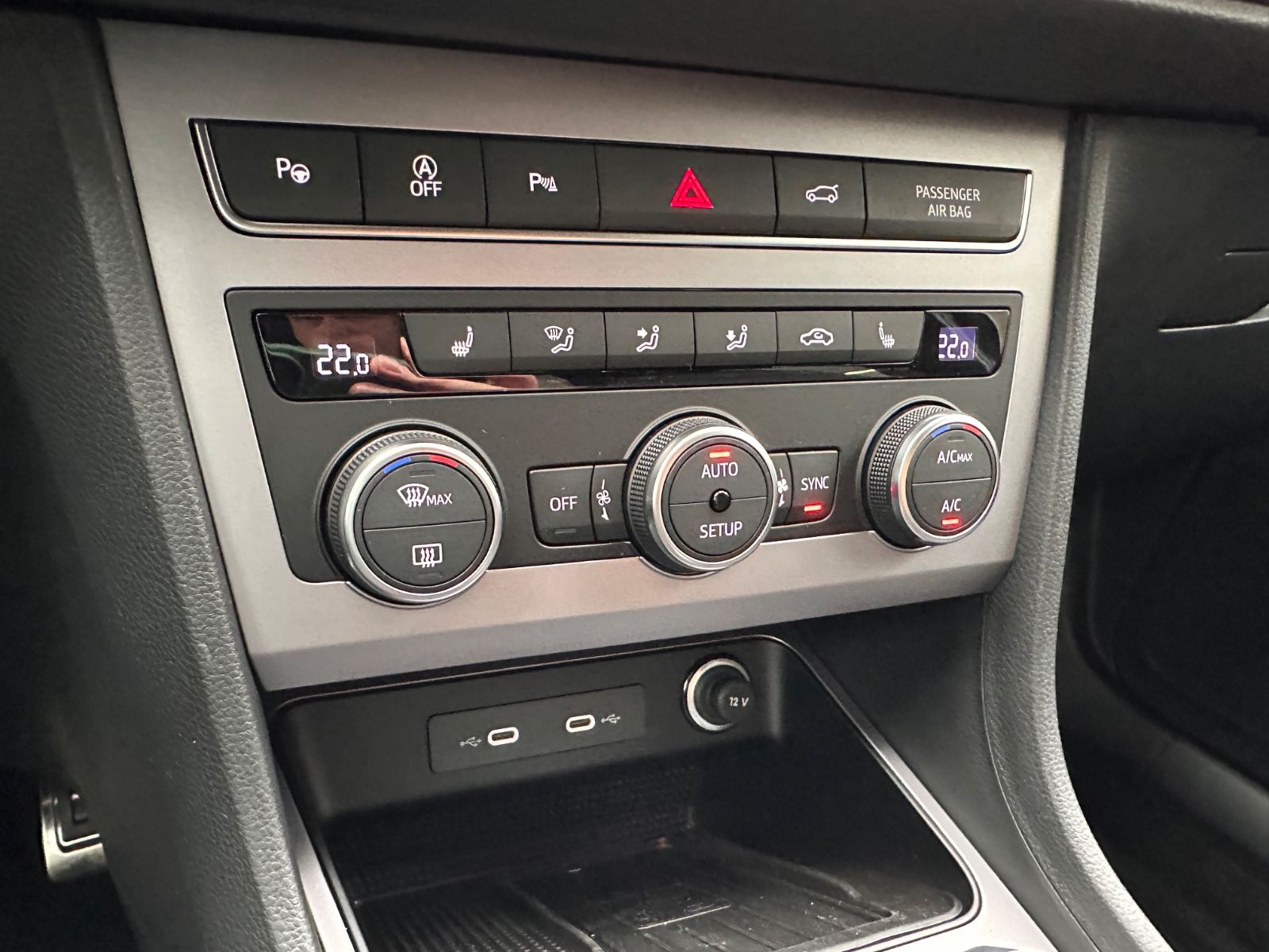 Fahrzeugabbildung SEAT Ateca FR 1.5 TSI DSG AHK/ACC/NAVI/LED/eHeck/SHZ