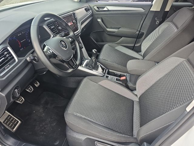 Fahrzeugabbildung Volkswagen T-Roc 1.0 TSI ACTIVE NAVI AHK LED SHZ LICHT&SICH