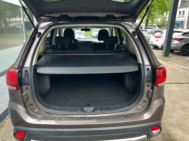 Fahrzeugabbildung Mitsubishi Outlander Edition 100+CarPlay+SHZ+Kamera+1.Hand