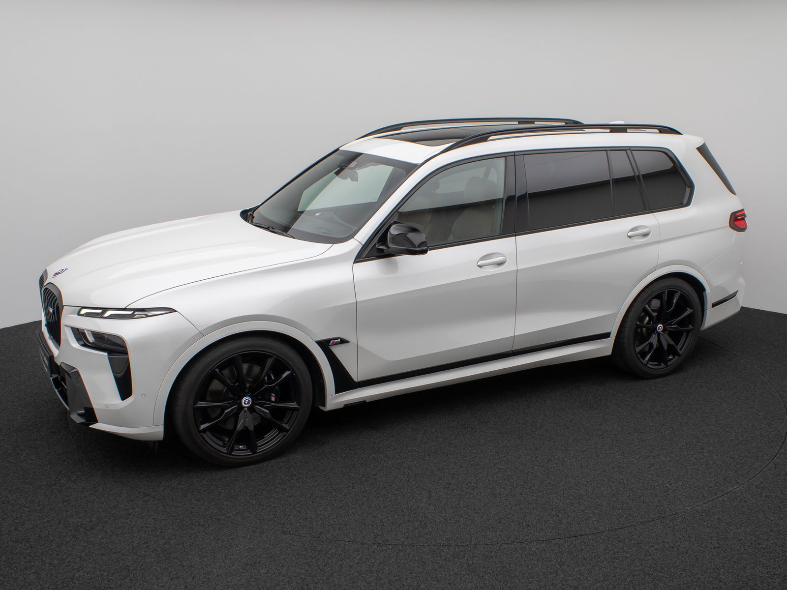 Fahrzeugabbildung BMW X7 M60i xD B&W Panorama HUD 360° Individual 22"