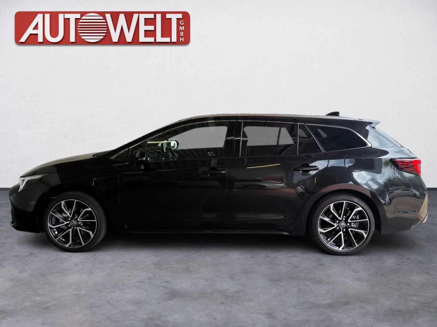 Fahrzeugabbildung Toyota Corolla Touring Sports 2.0 Lounge PanoramaSD JBL