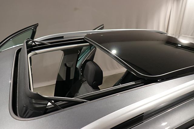 Tiguan Highline 2.0 TDI DSG 4M AHK LED NAVI KAME