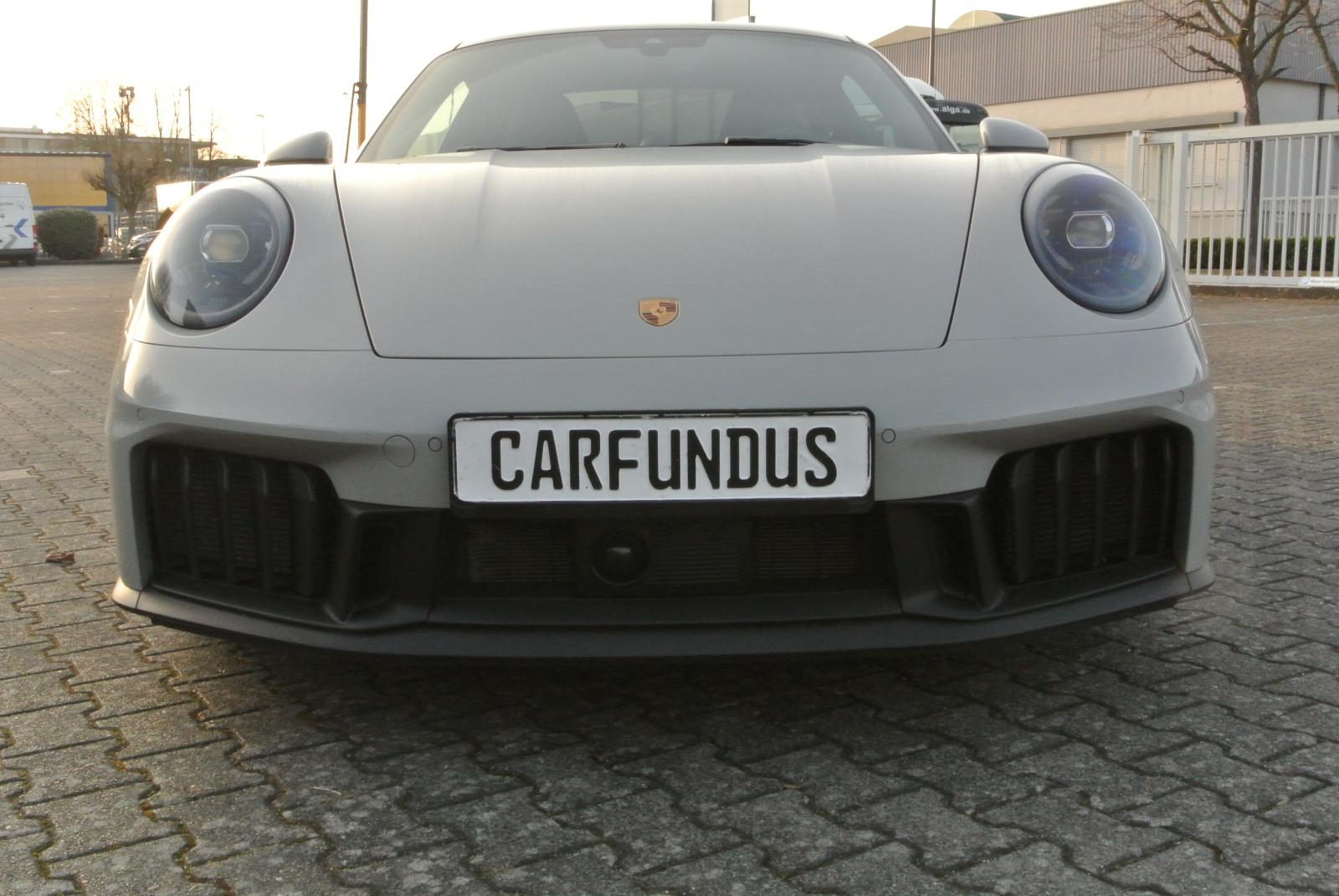 Porsche 992 Carrera GTS coupe, kreide /schw,
