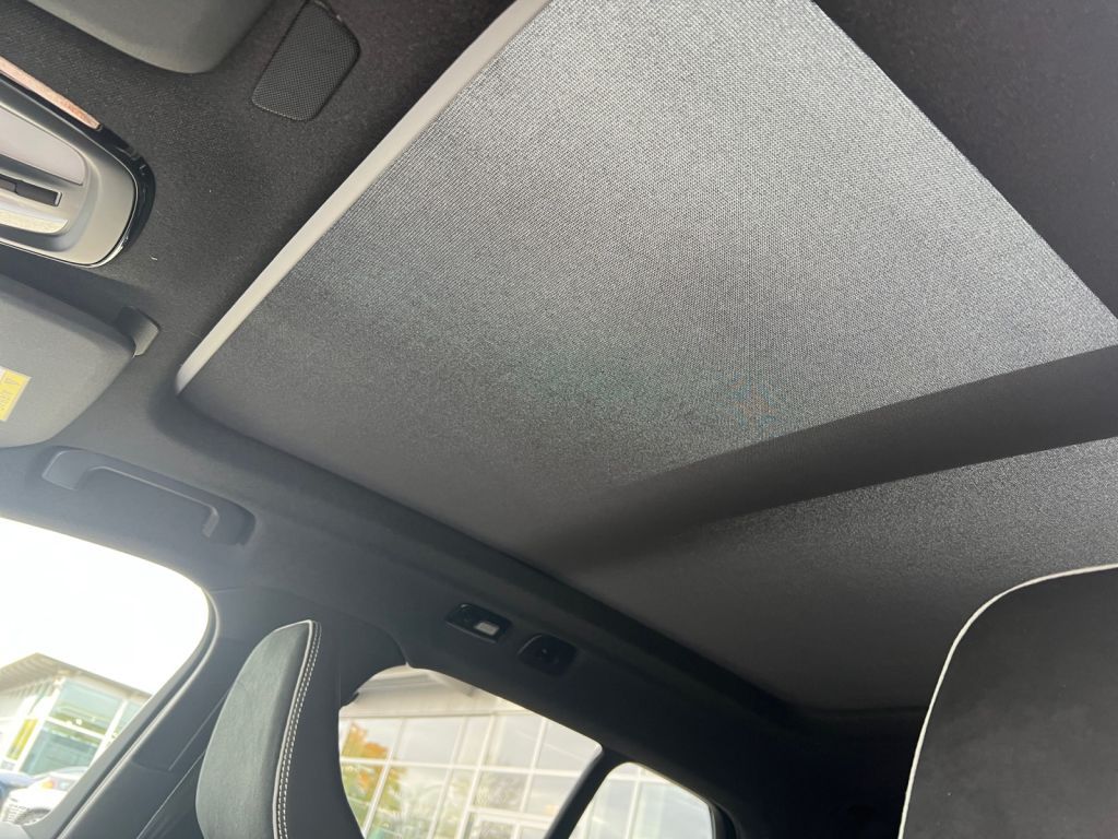 VOLVO EX40 Electric,Extend. R.Ultra Black Ed.,Licht-P VOLVO EX40 Electric,Extend. R.Ultra Black Ed.,Licht-P