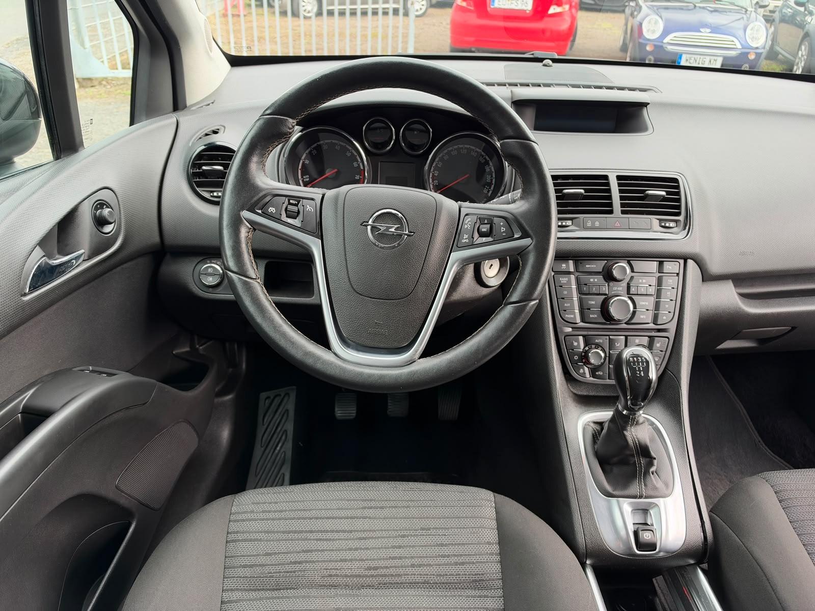 Opel Meriva 2014 — photo 11
