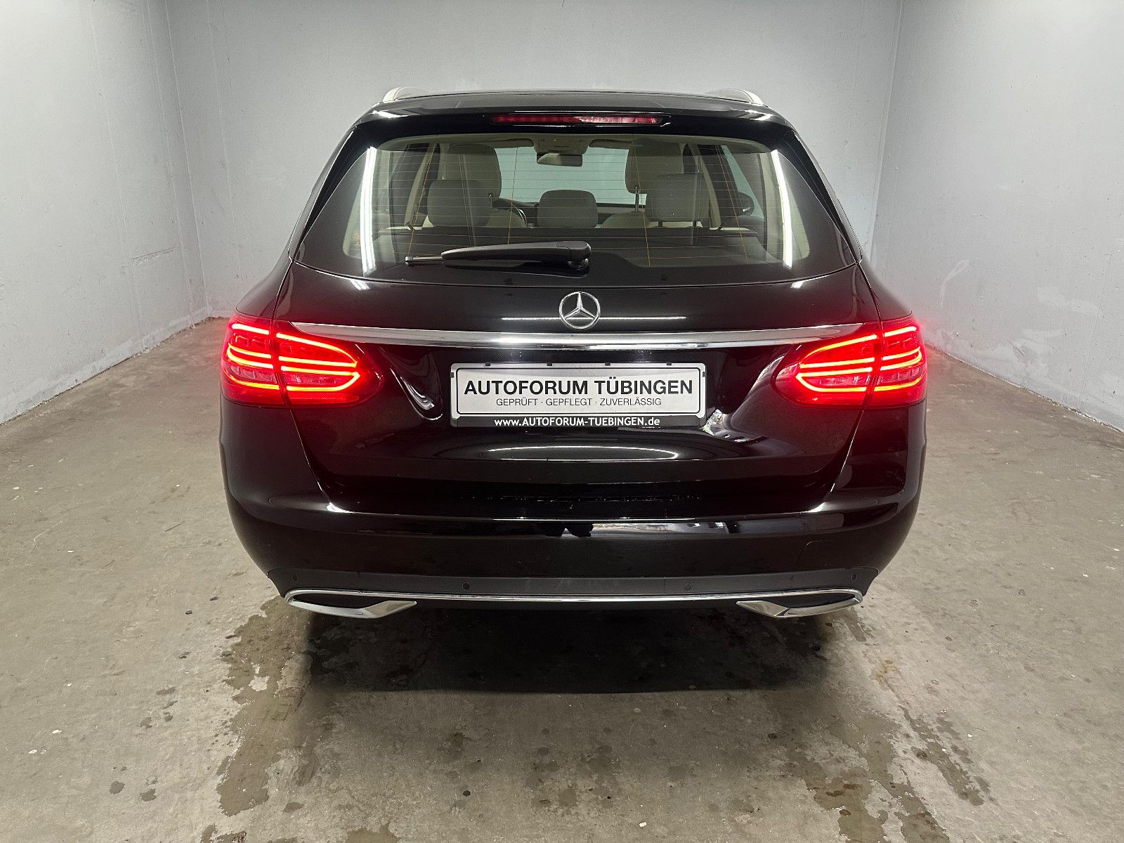 Fahrzeugabbildung Mercedes-Benz C 200 d T AVANTGARDE *PANO*DISTRO*MEMORY*COMAND*