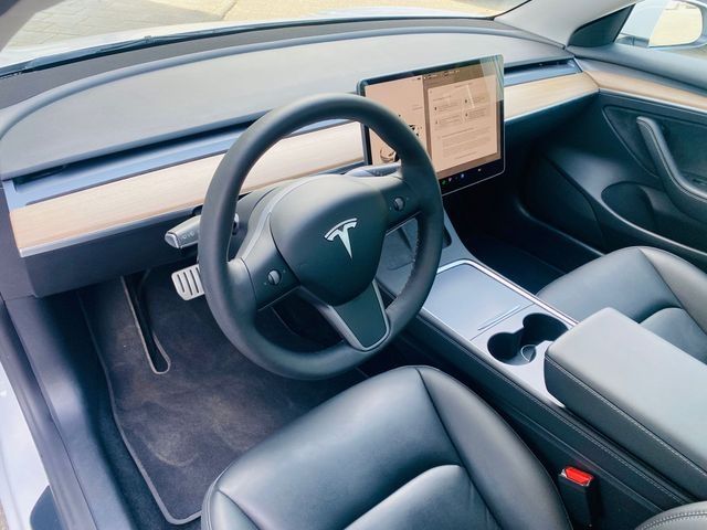 Fahrzeugabbildung Tesla Model 3 PERFORM AWD PANO+NAVI+STDHZ+LED+SHZ+KAM+