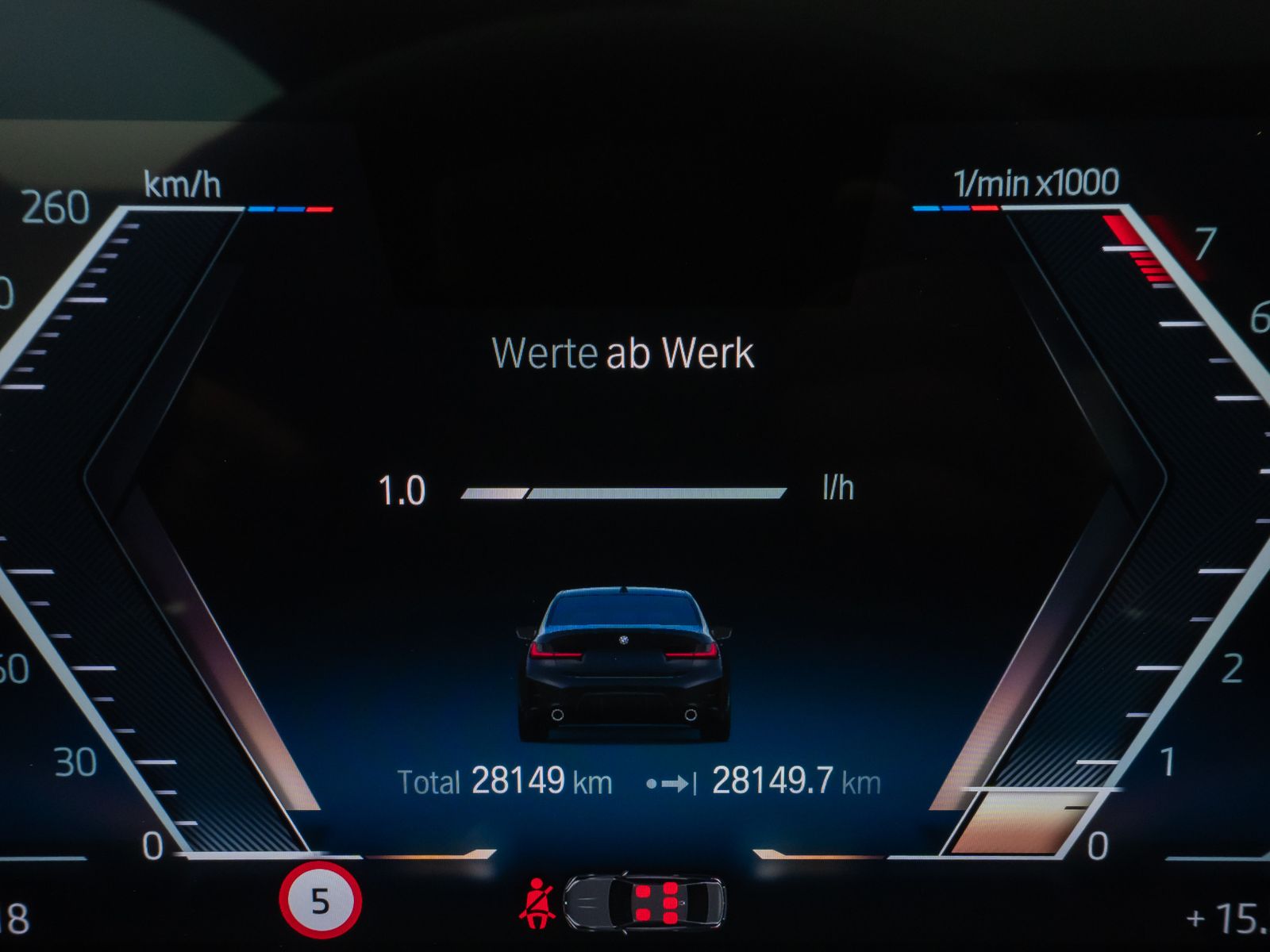 Fahrzeugabbildung BMW 320i M SportPro Glasdach Kamera HUD DAB HiFi 19"