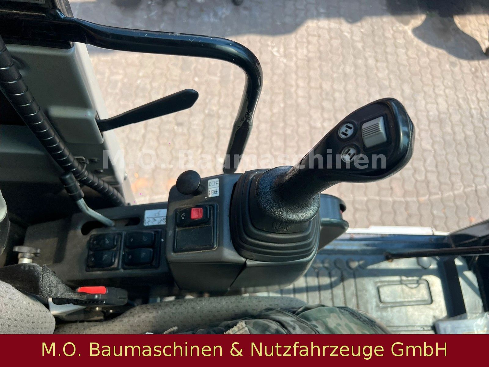 Fahrzeugabbildung CAT MH 3022 / Umschlagbagger /