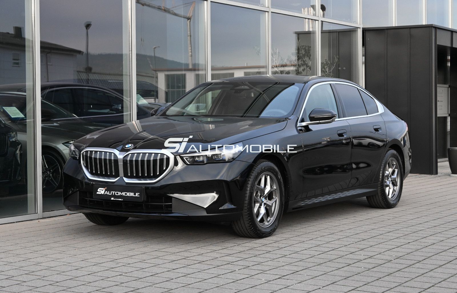 Fahrzeugabbildung BMW 520d °KOMFORTSITZE°PANO°SITZKLIMA°STANDHEIZ°360°