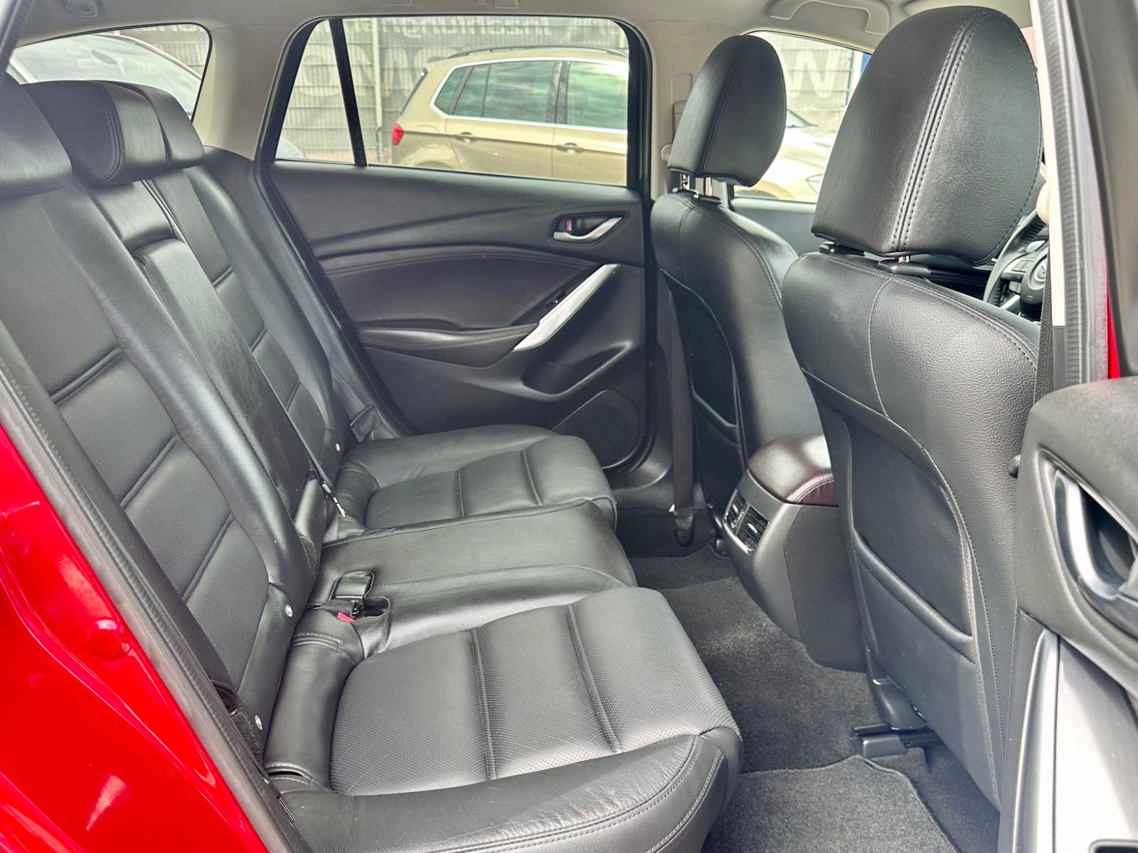 Fahrzeugabbildung Mazda 6 KOMBI SPORTS-LINE AWD ALLRAD*HEAD-UP*