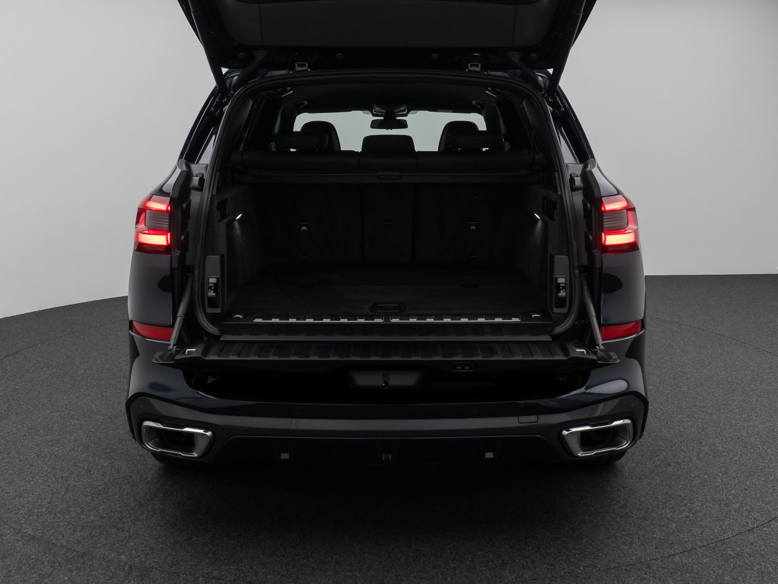 Fahrzeugabbildung BMW X5 xD45e M Sport 360°Laser HUD DAB H/K Komfort