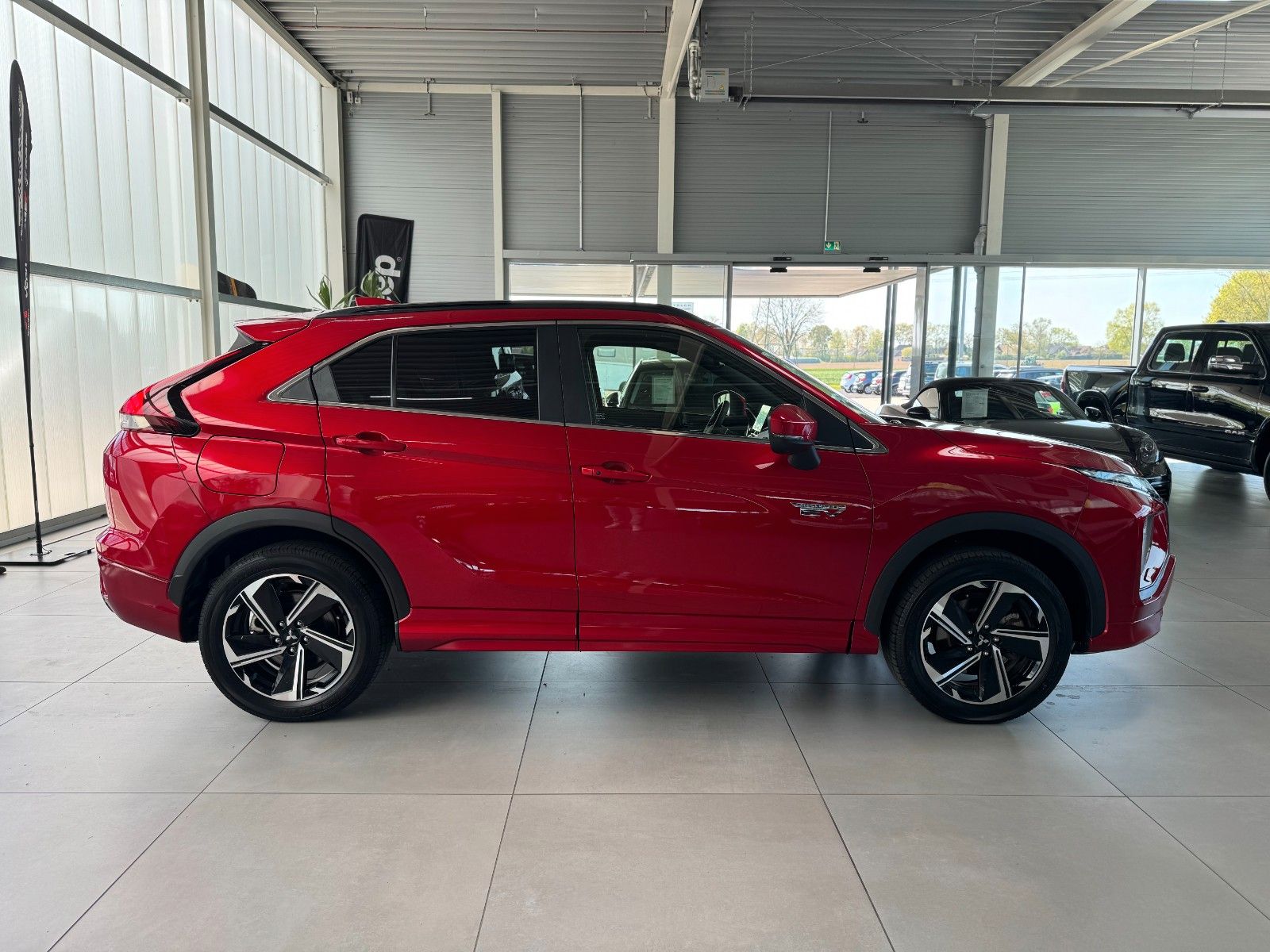 Fahrzeugabbildung Mitsubishi Eclipse Cross 2.4 PHEV Select Black 4WD "AHK"