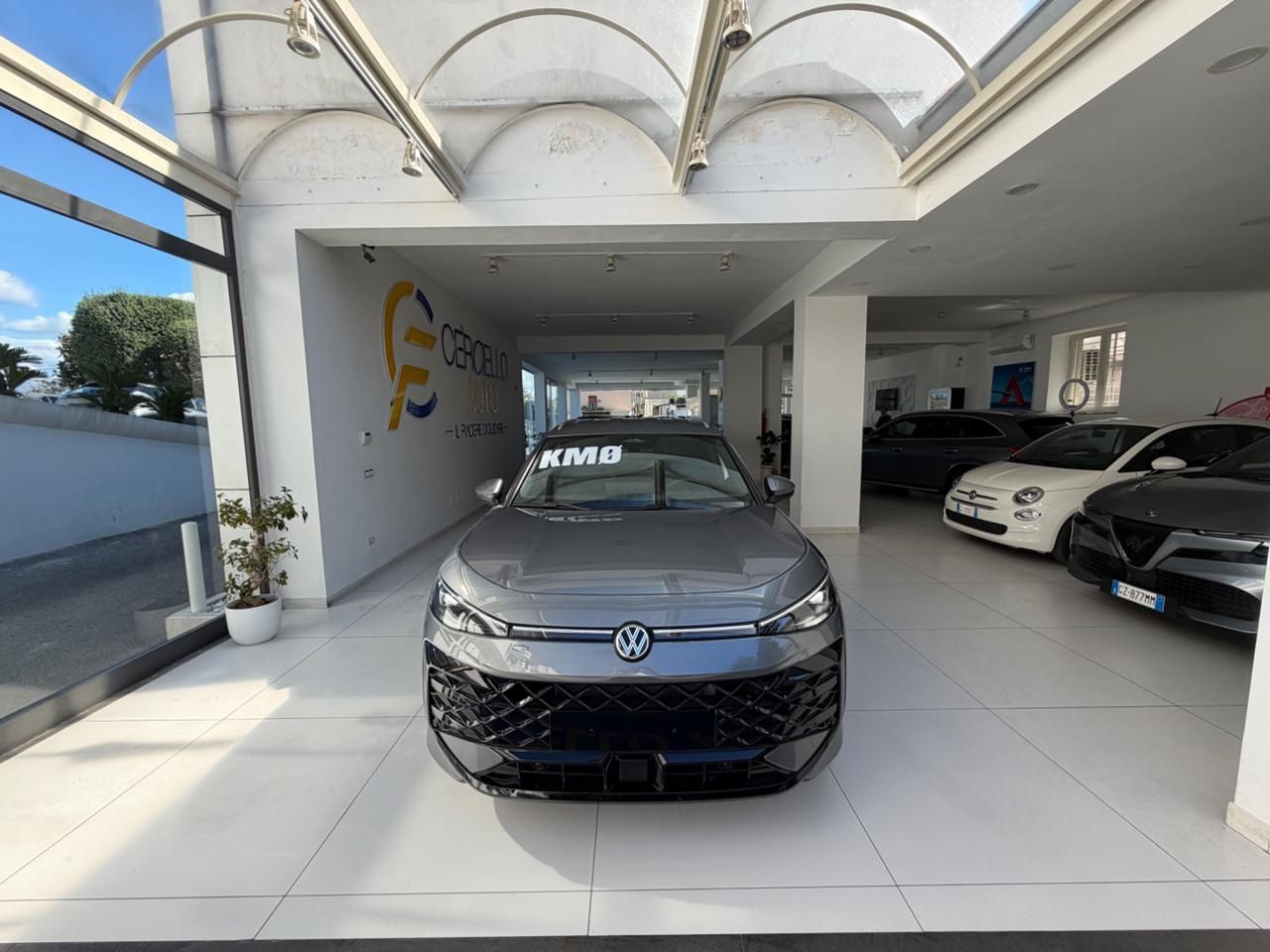 Volkswagen T-Roc 1.5 eTSI ACT 150 CV DSG R-Line  imagem 3