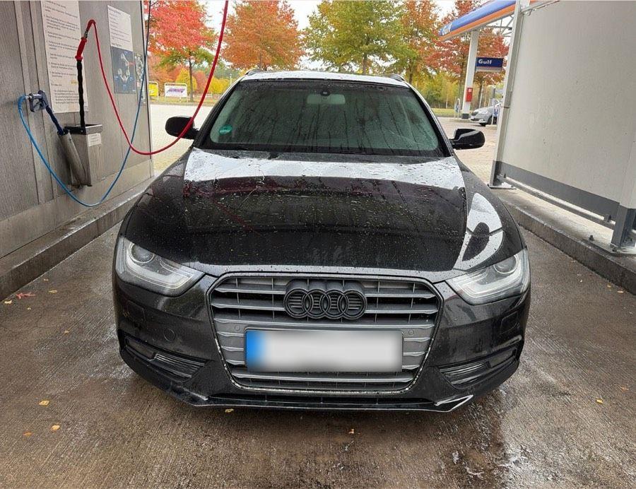 Audi A4 2012 — rear view