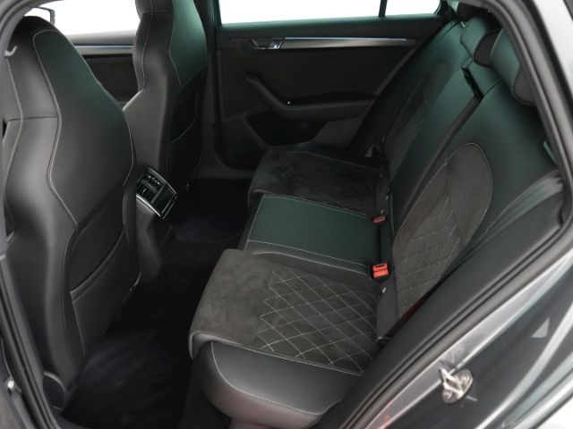 Superb COMBI SPORTLINE iV DSG+AHK+NAVI+LED+RÜCKF