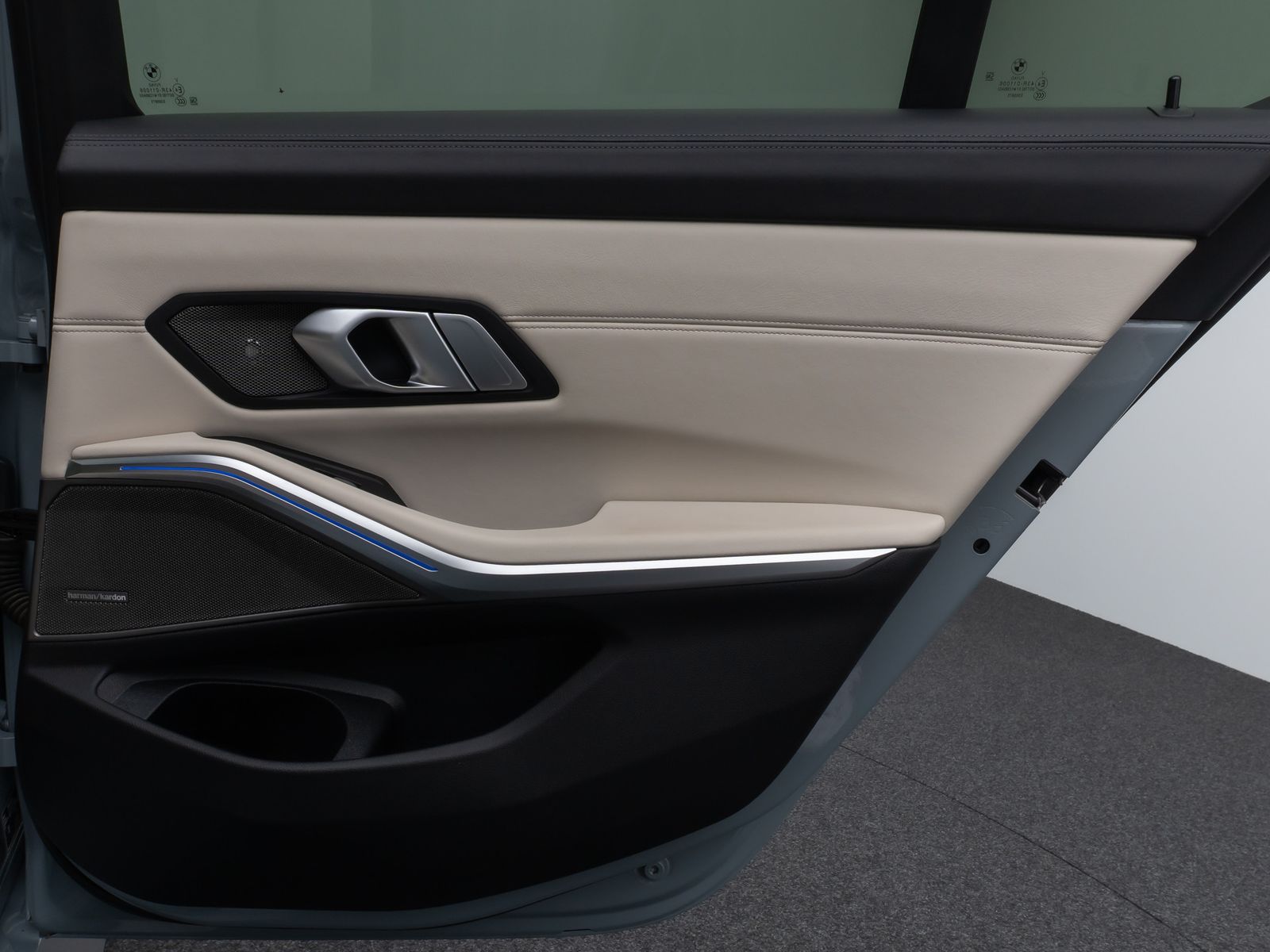 Fahrzeugabbildung BMW M3 Competition xD Glasdach Laser 360°HUD H/K DAB