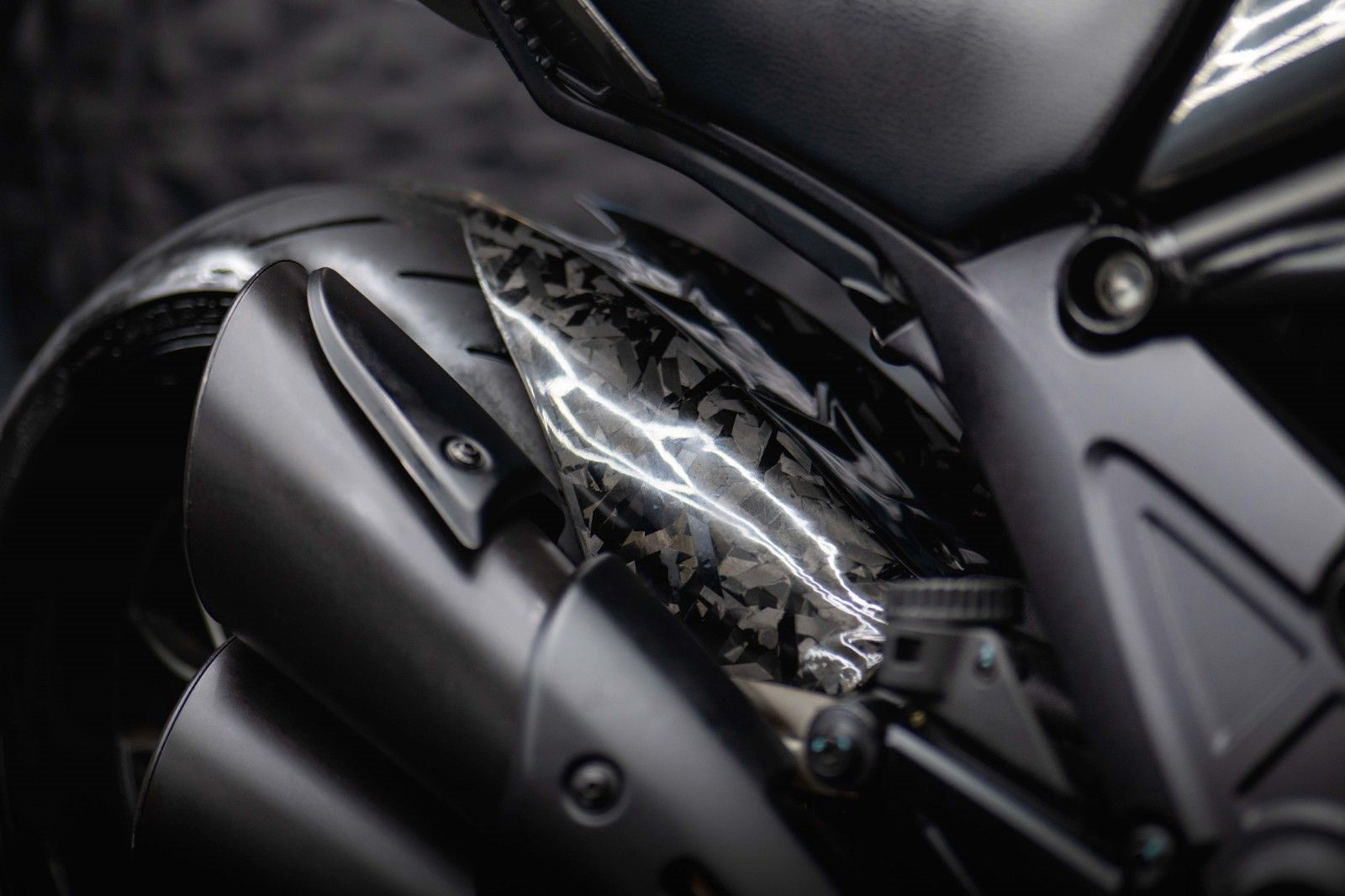 Fahrzeugabbildung Ducati Ducati Diavel 1200 Carbon Testastretta 11°