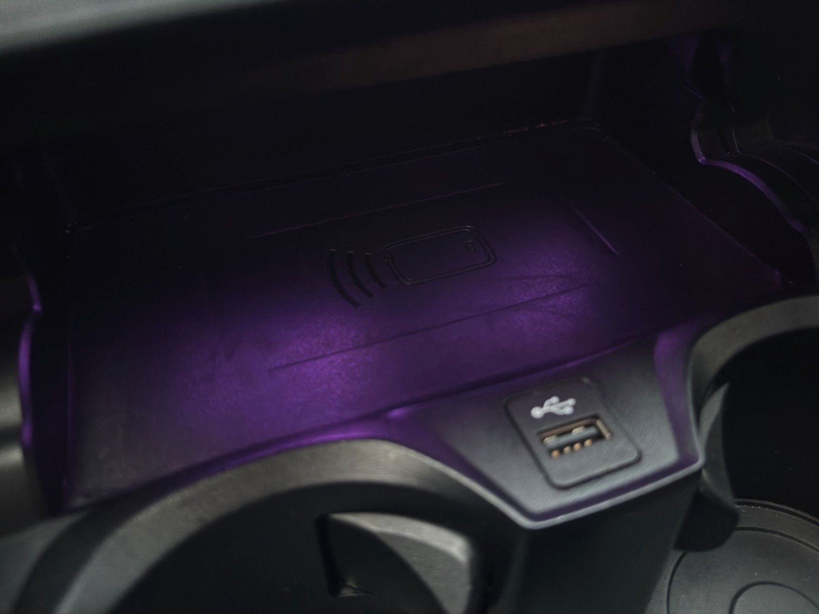 Fahrzeugabbildung BMW M3 Comp. Gelbe M-DRL/Carbon/M-Drivers/Individual