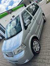 Volkswagen VW MULTIVAN 2,5 175 PS - VW T5 Multivan in Kiel