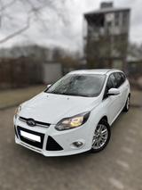 Ford Focus 3 Turnier 2.0 TDCi voll - Automatik - Ford Focus aus 2012 mit Diesel-Antrieb: Kombi