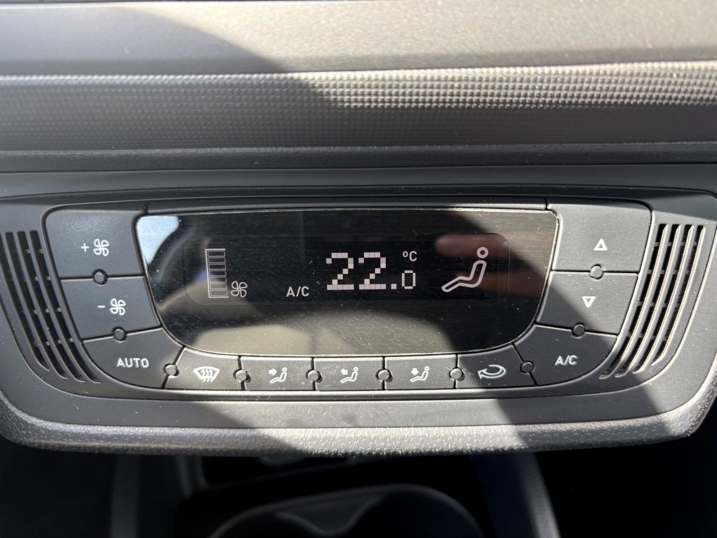 Fahrzeugabbildung SEAT Ibiza SC Stylance Style 8fach bereift Sitzheizun