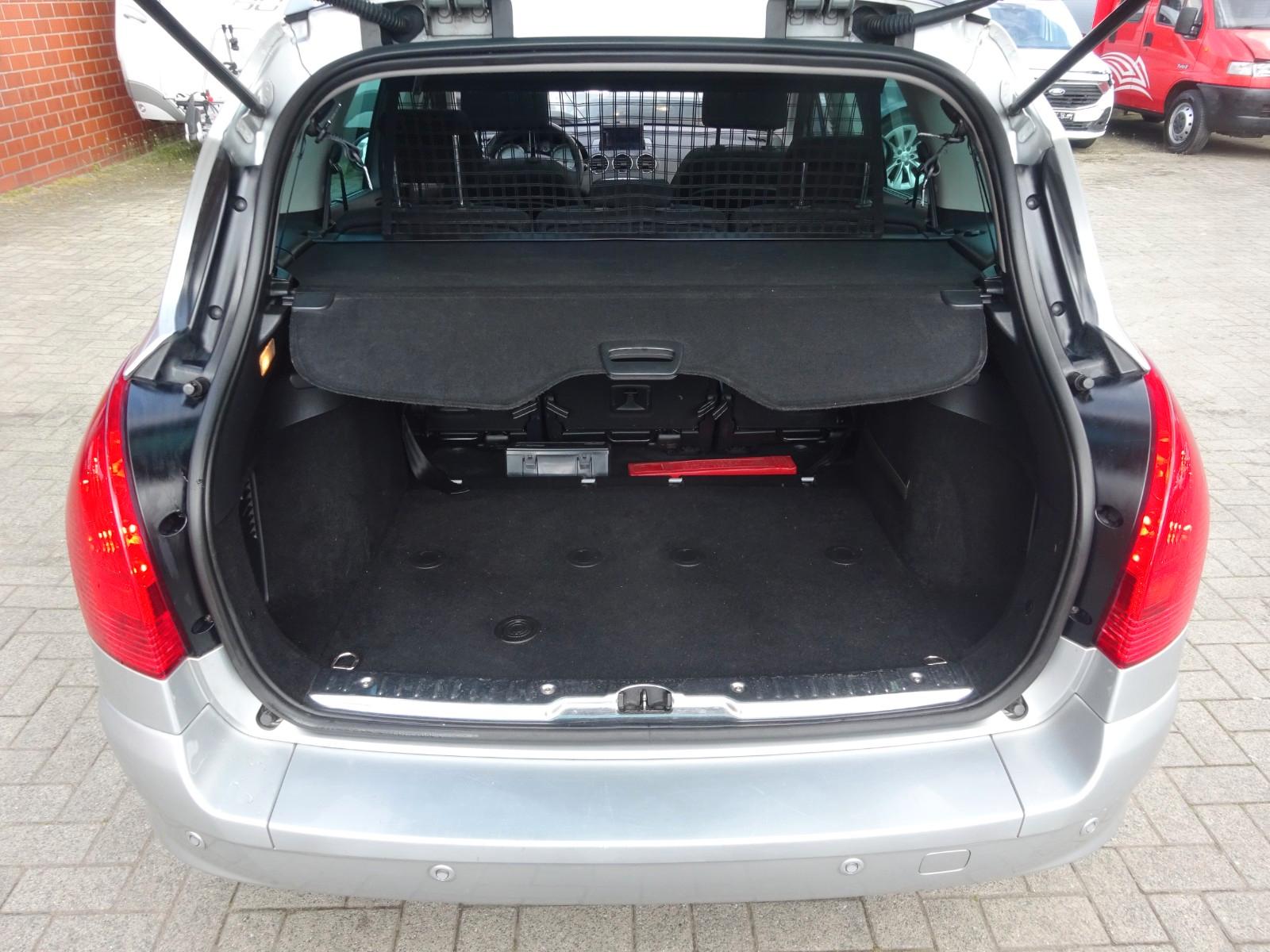 Peugeot 308 2011 — photo 9