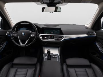 Fahrzeugabbildung BMW 320d xD Sport Line Kamera Laser HiFi AHK Komfort
