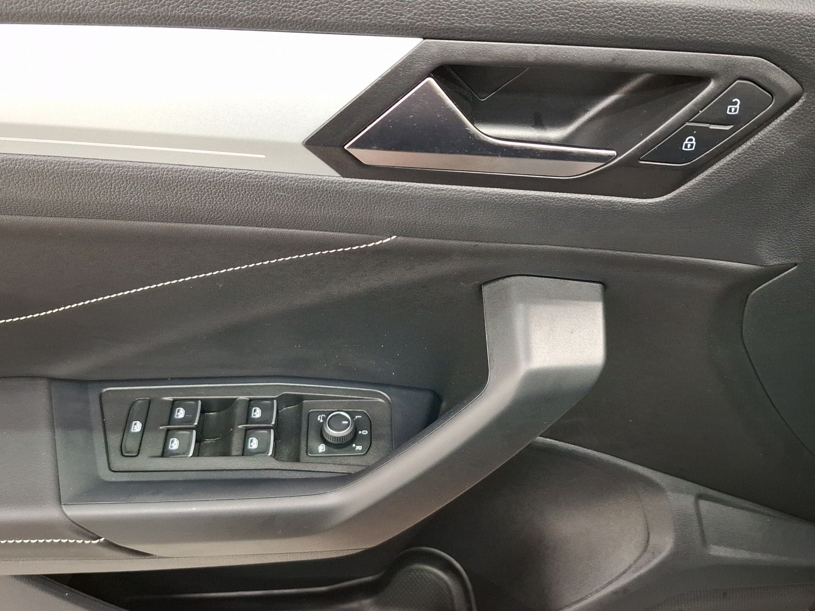 Volkswagen T-Roc - Bild 8